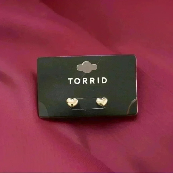 NWT TORRID Faux Rose Gold Heart Shaped Earrings - Picture 1 of 2